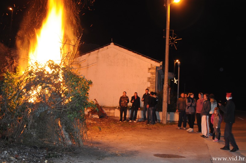 Badnjak (26)